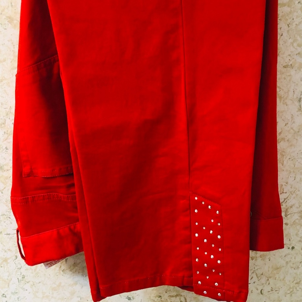 Hearts Of Palm Capris Size 8 Red With Rhinestones